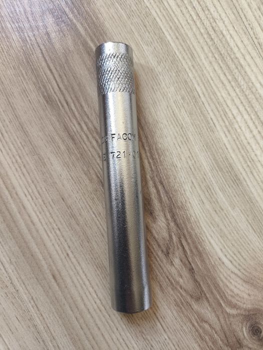 Инструменти Facom