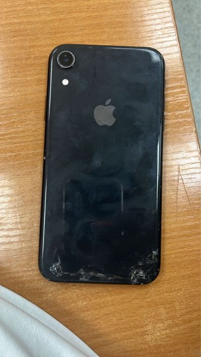 Телефон айфон хр