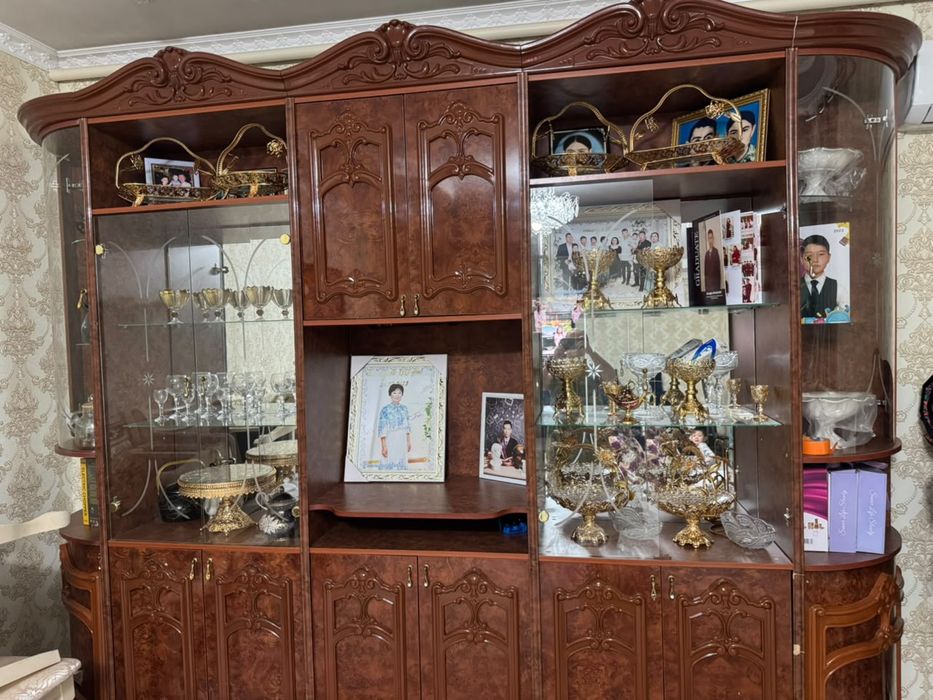 Стенка для дома продамм срочно
