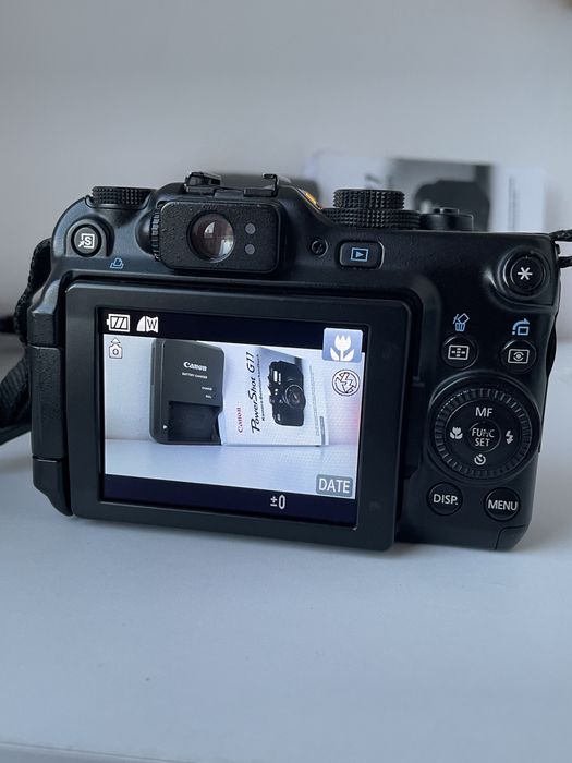 Aparat Foto Digital CANON PowerShot G11 Black 32GB 10.0MP 5X Optical Zoom