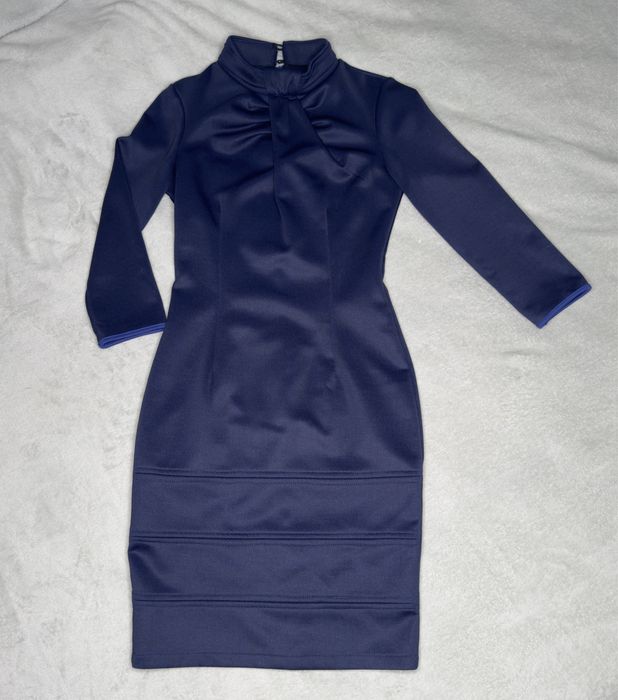 Продам  платья  размер 38-40-42.