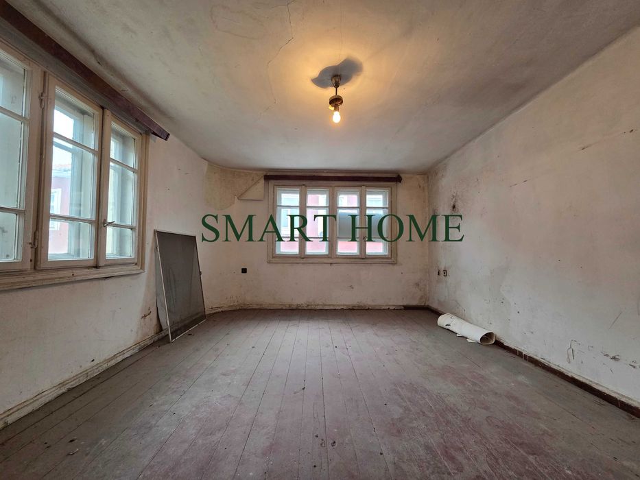 Тристаен апартамент в идеалния център на гр. Велико Търново!