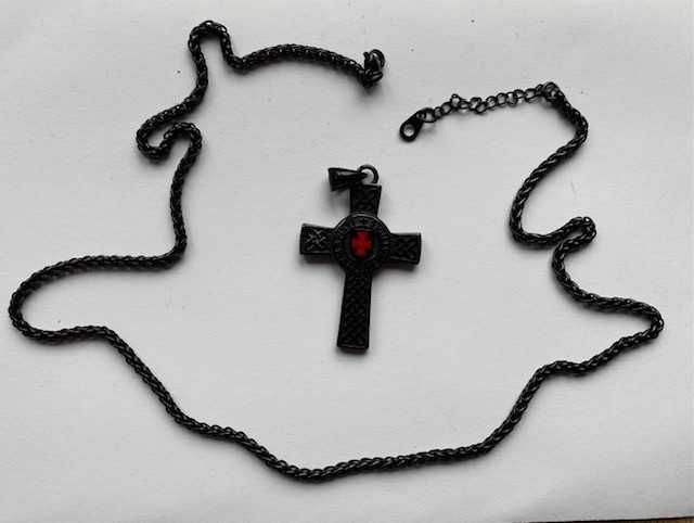 Lant barbati cruce templiera celtica, negru, pandantiv gotic + cutie