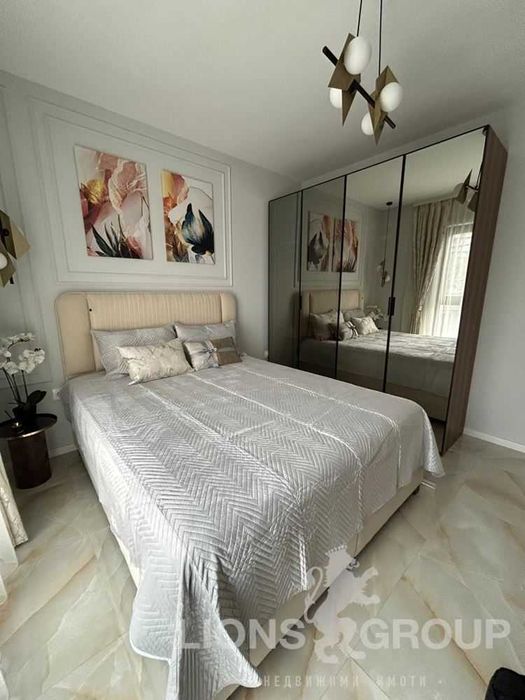 Дава се под наем Тристаен апартамент в Варна, Бриз - 110 кв.м за 1300 € - Снимка #11