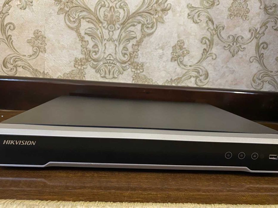 Камера наблюдения 5 камеры Hikvision. Сетевой NVR. Жесткий диск 8-TB
