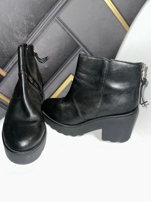 Продам 3 пары обуви 41р