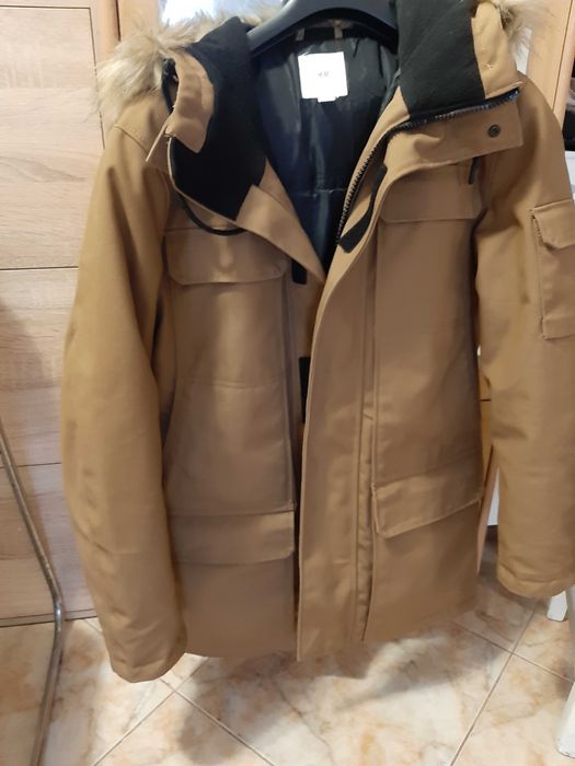 Jacheta barbateasca H&M, cu gluga, stare impecabila (nepurtata)