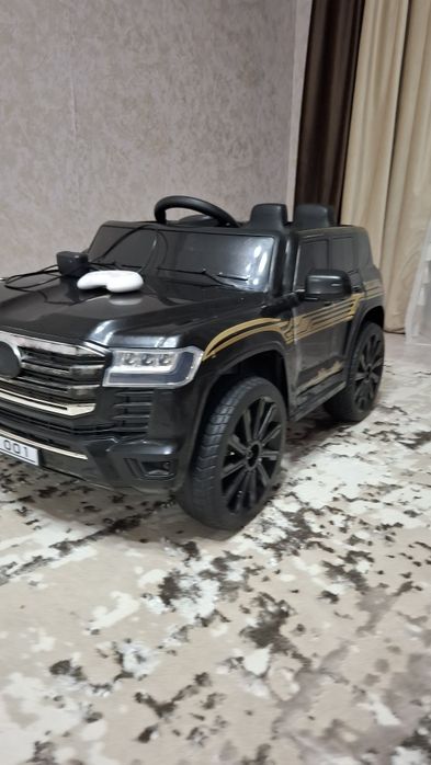 Детская машина ланд крузер