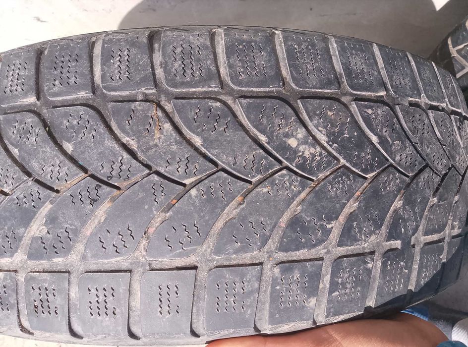 Зимни гуми здрав грайфер  185/65R14