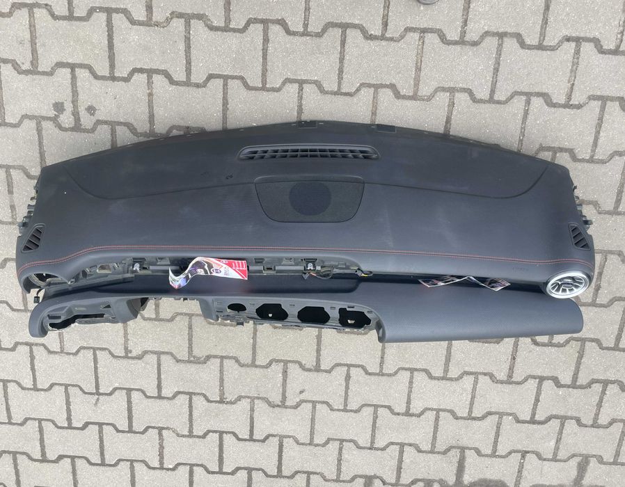 Mercedes Benz w177 A45 AMG / CLA / GLA - plansa bord cusatura rosie