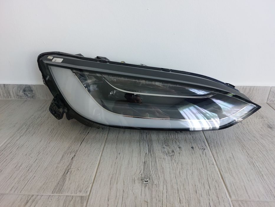 Far dreapta tesla model x full led dupa anul 2015 cod 103431900f original