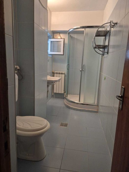 Apartament 3 camere decomandat, 70 mp utili (78 mp construiți), ultracentral, 3 balcoane, centrală proprie, SLATINA, OLT - DIRECT PROPRIETAR