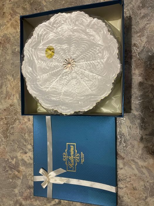 Тортница новая продается