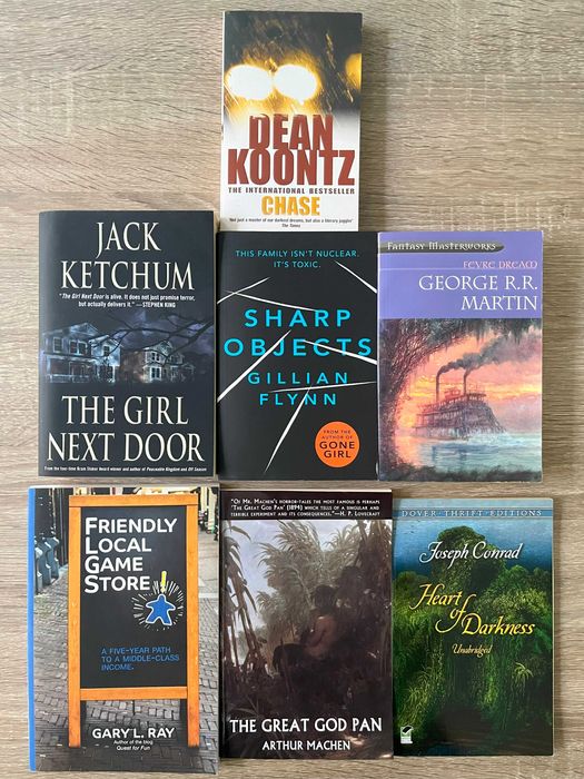 Книги (нови, стари, поредици, книги-игри)