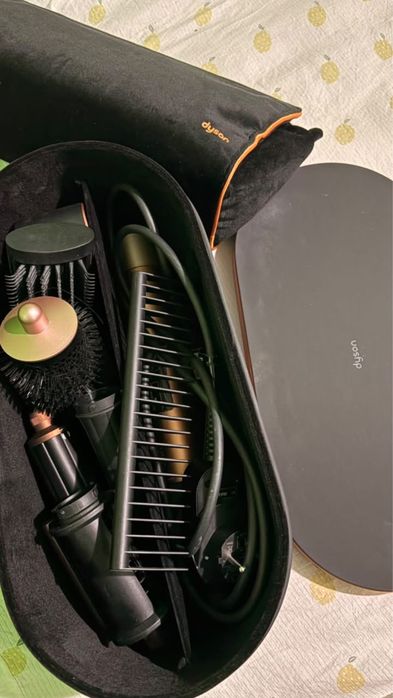 Dyson airwrap id (стайлер)