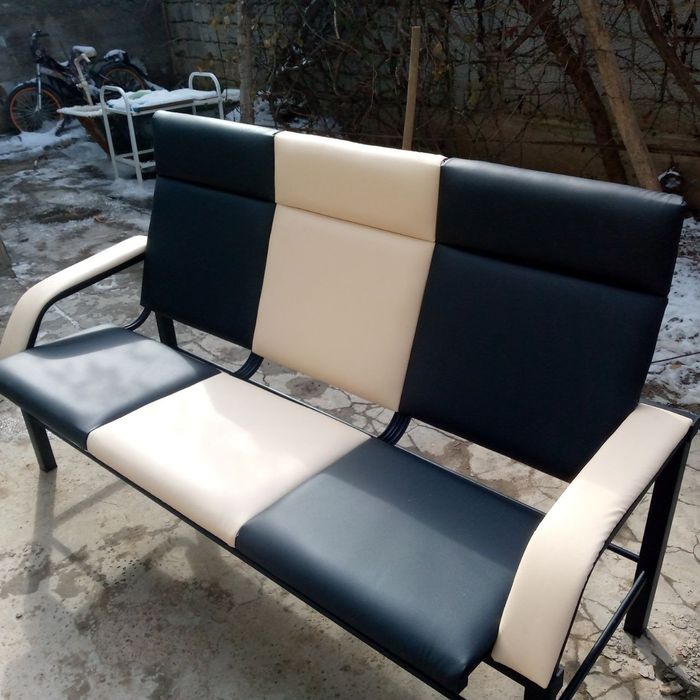 Kutish zallari uchun divanlar