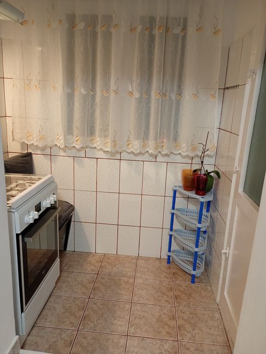 Închiriez apartament 2 camere  decomandat Alfa