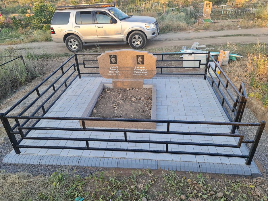 Облогораживание могил.