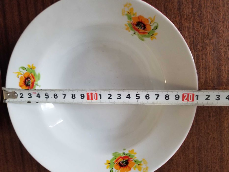 17 броя български чинии порцеланови, "IZIDA"