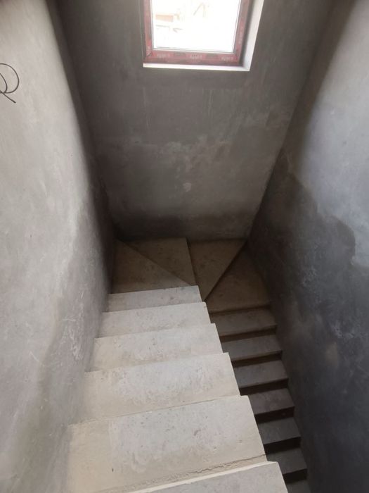 Sotiladi 2 qavatli uy — Toshkent tumani, Guliston mahallasi