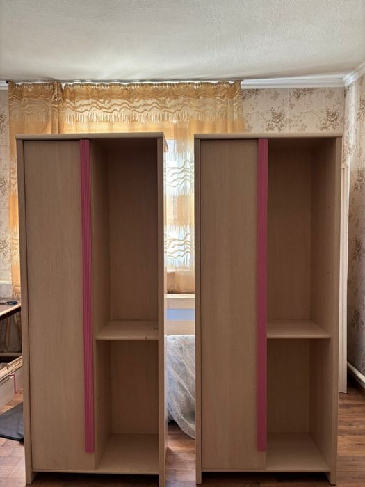 Три шкафа, комод и журнальный стол и т.д