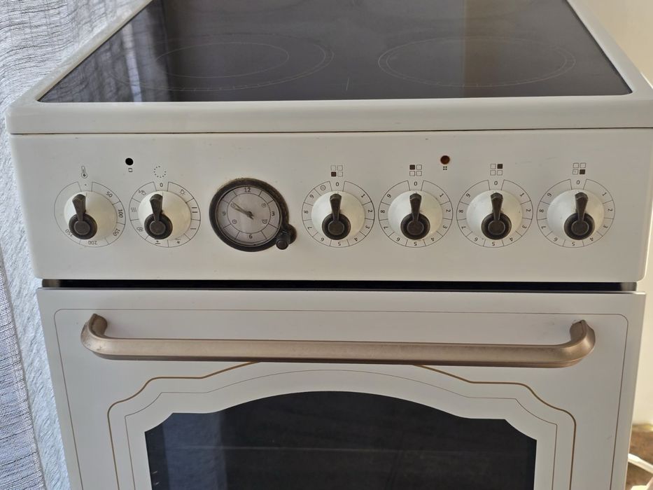 Стъклокерамична готварска печка Gorenje ECS5250CLI
