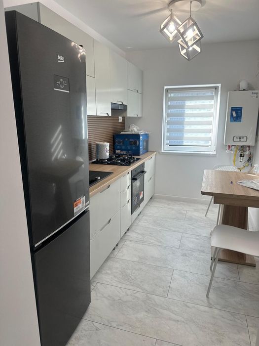 Închiriez casă zona Dacia