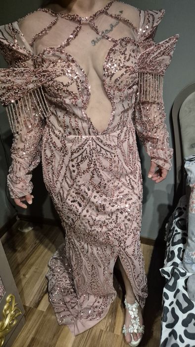 Официална рокля..