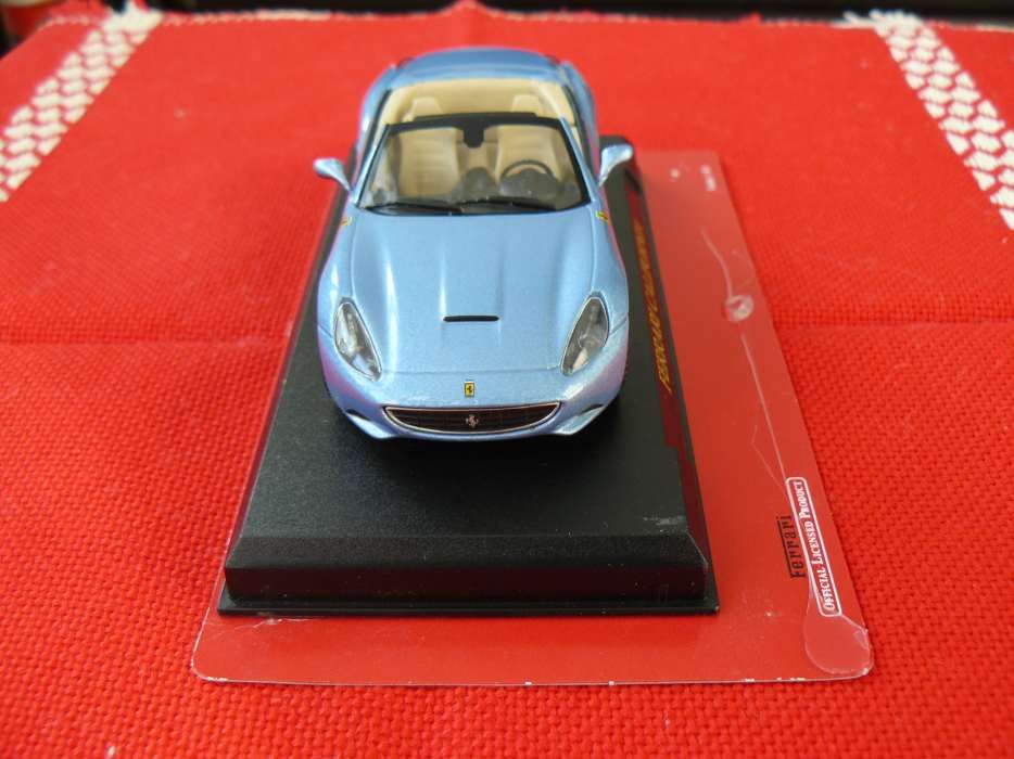 Macheta Auto Cu Licenta "FERRARI CALIFORNIA" Noua, Metalica,Scara 1:43