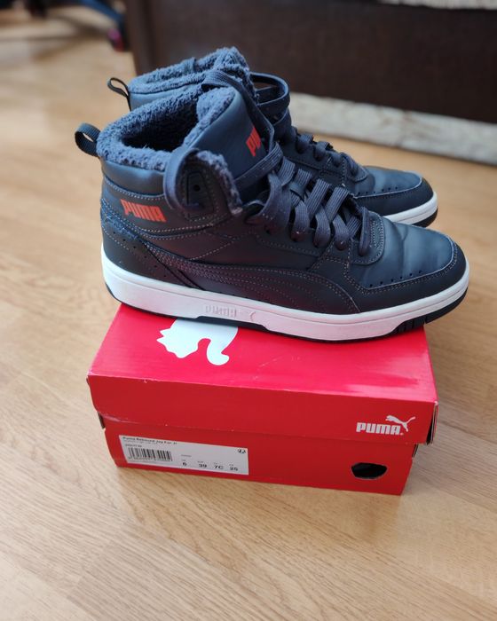 Vând adidași tip gheata