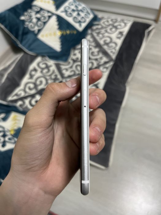 Iphone SE 20года