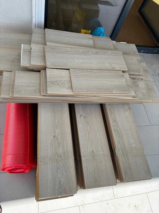 Parchet laminat, 8 mm, Cadenza (Raveli)