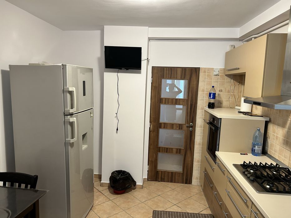 Inchiriez apartament 3 camere Pacurari