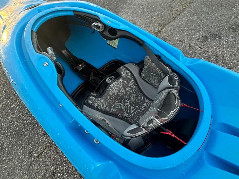 Каяк за бърза вода Dagger Mamba 8.1