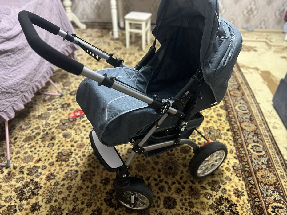 Детский обеденый стульчик