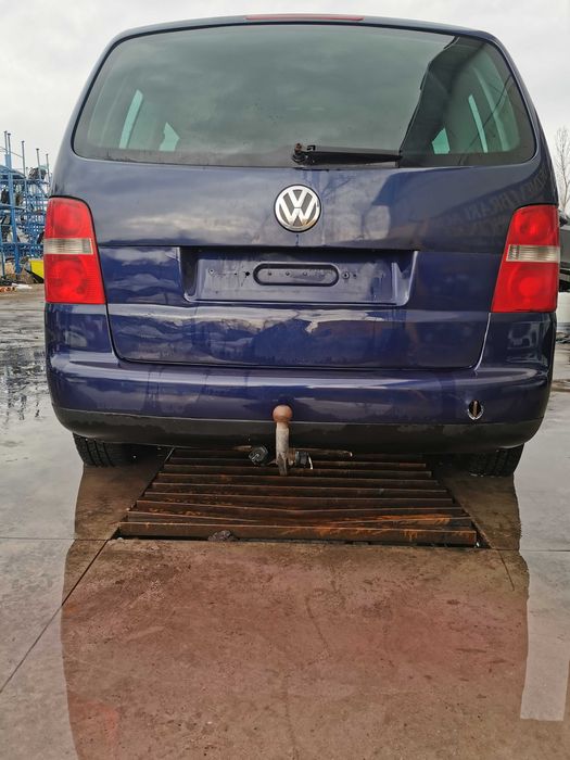 dezmembrez vw touran 1.9tdi /2.0 tdi dsg/haion touran carlig remorcare