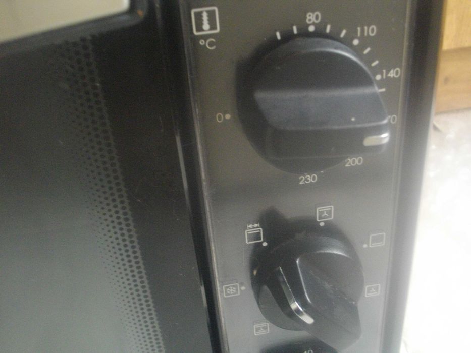 Немска Ел.Фурна Грил/Конвекция-1550W/30L/7,5kg-ROMMELSBACHER-Като Нова