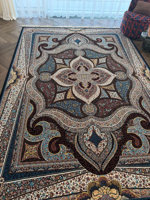 Продам настоящий иранский ковер