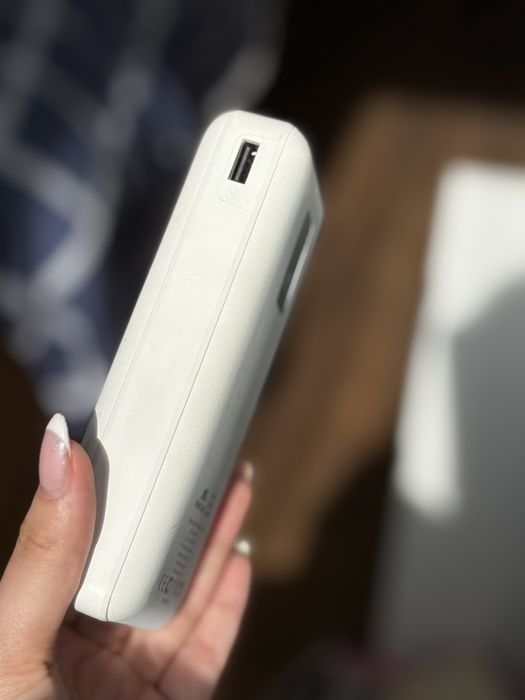 Външна батерия Rivacase 20 000 mAh – отлично състояние