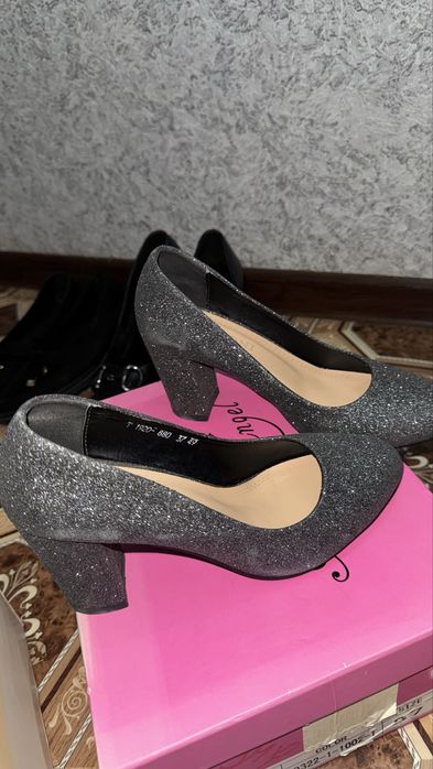 Обувь почти даром!!