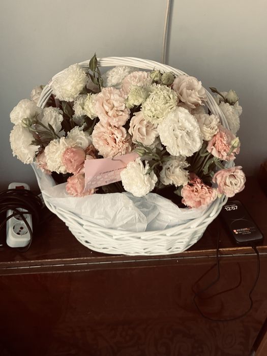 очень красивая букет с корзиной