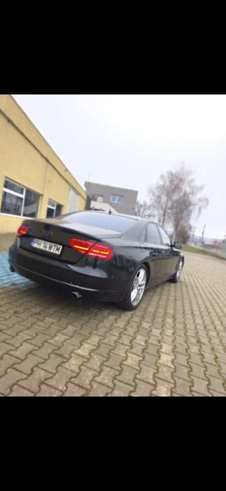 Audi A8 d4  2012