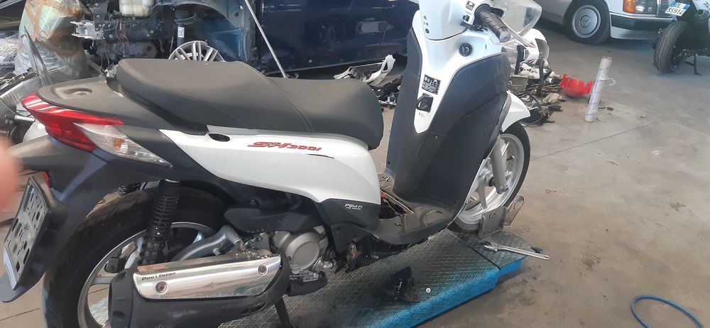 Хонда СХ (Honda SH) 50,125,150,300 на части