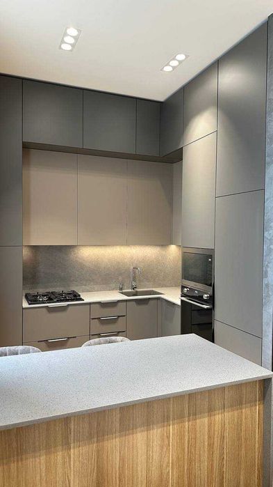 Сдаётся новая 2х комнатная квартира в элит жк Tiara Residence.