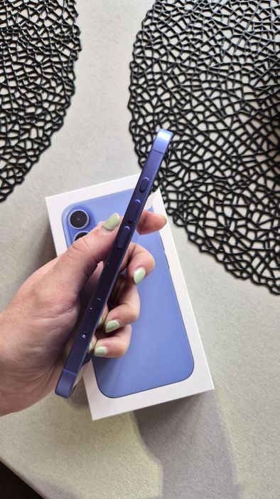 Iphone 16 с гаранция