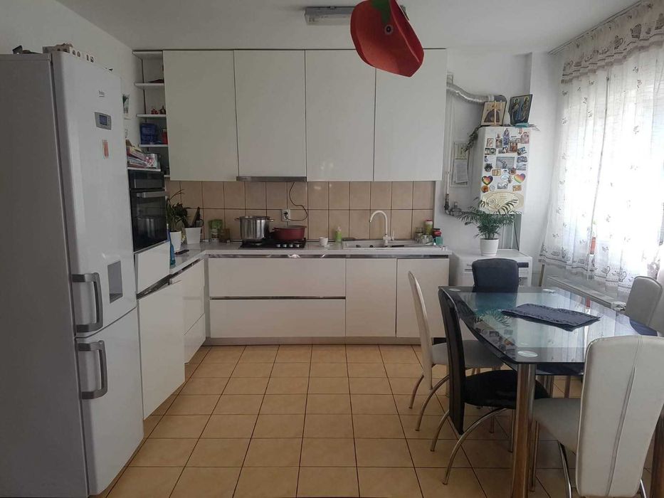 Mobila bucatarie alba MDF lucios