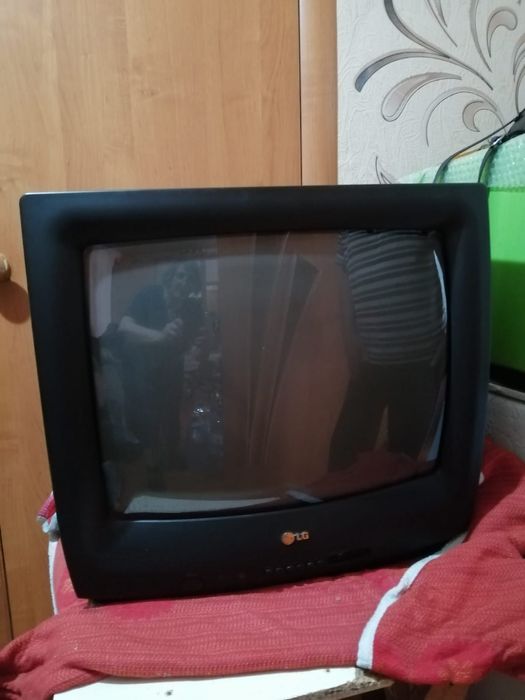 Отдам даром телевизор!