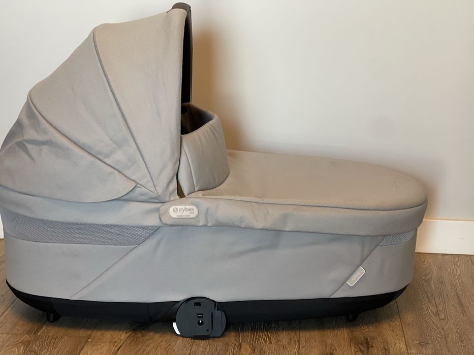 Landou Cybex Balios S Lux 2025 – stare impecabilă, ca nou