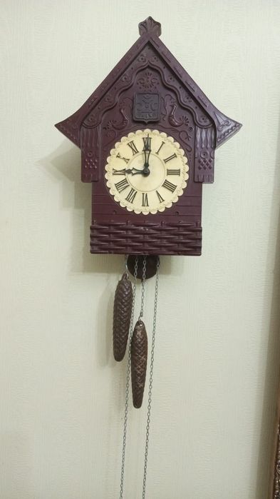 Настенные часы с кукушкой