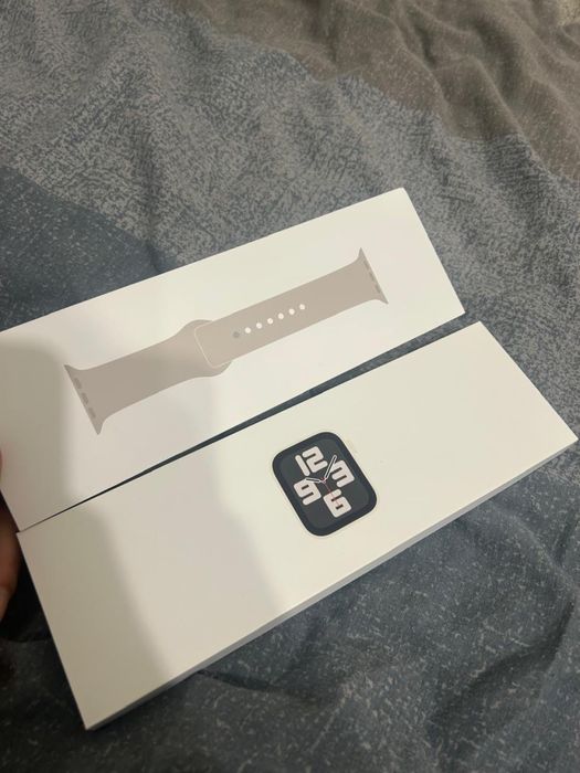 Apple Watch SE (Gen 2) 40mm Starlight